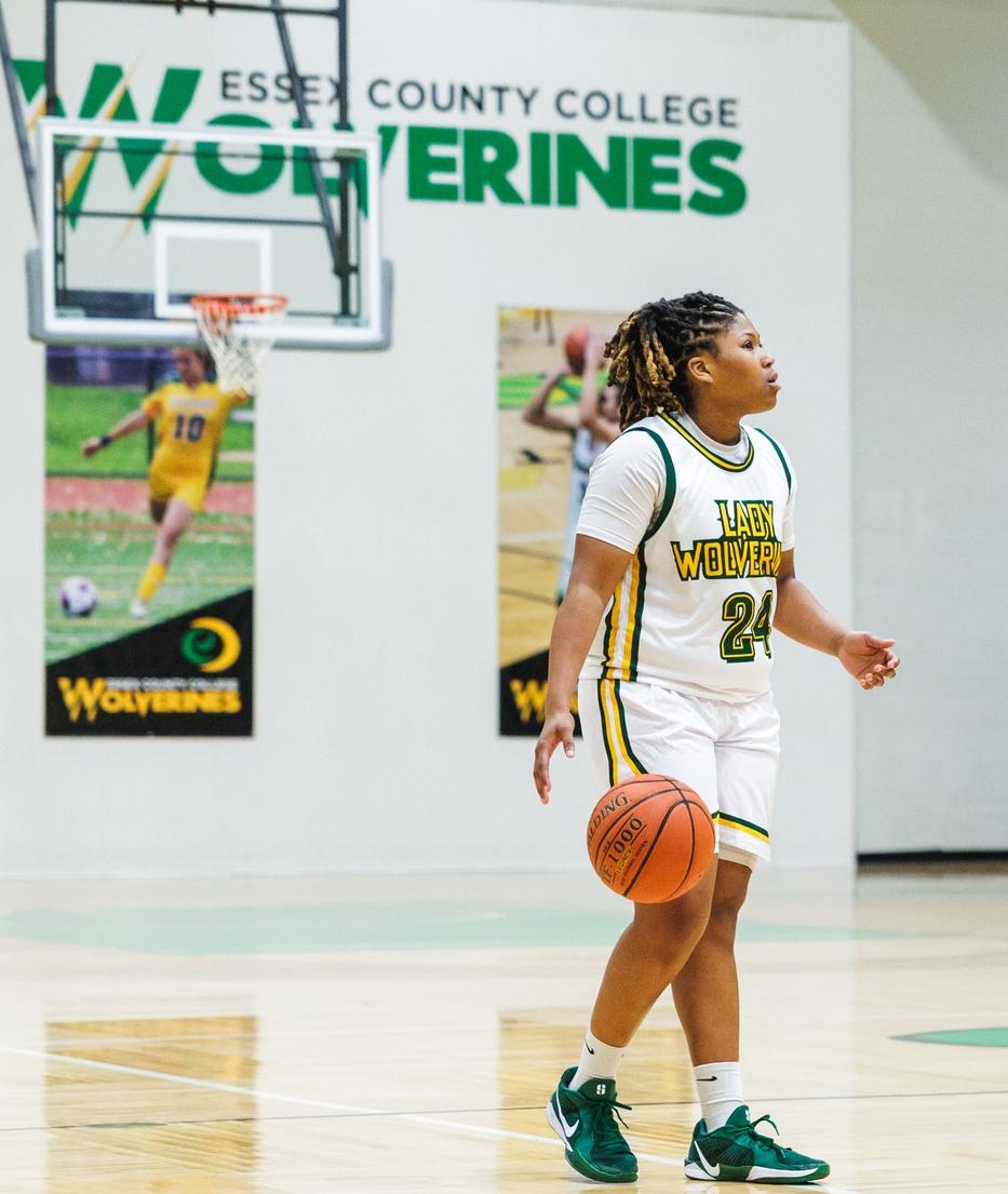 Essex County College Women Pull Away Late for 61&ndash;48 Win at Lackawanna